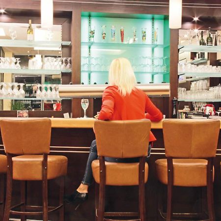Hotel Lindenkrug Gütersloh Eksteriør billede