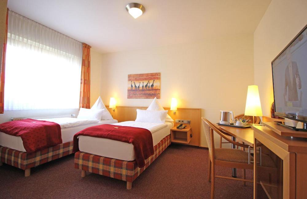 Hotel Lindenkrug Gütersloh Eksteriør billede